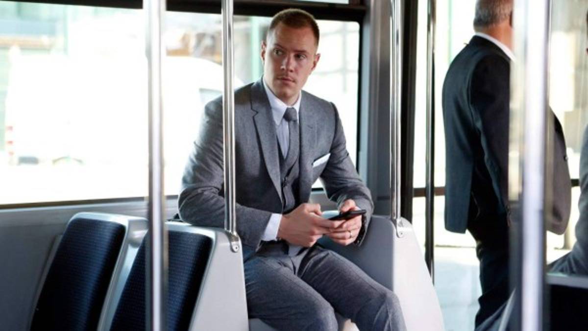 ¡Que elegancia! Así fue la llegada del Barcelona a Holanda para su partido ante PSV