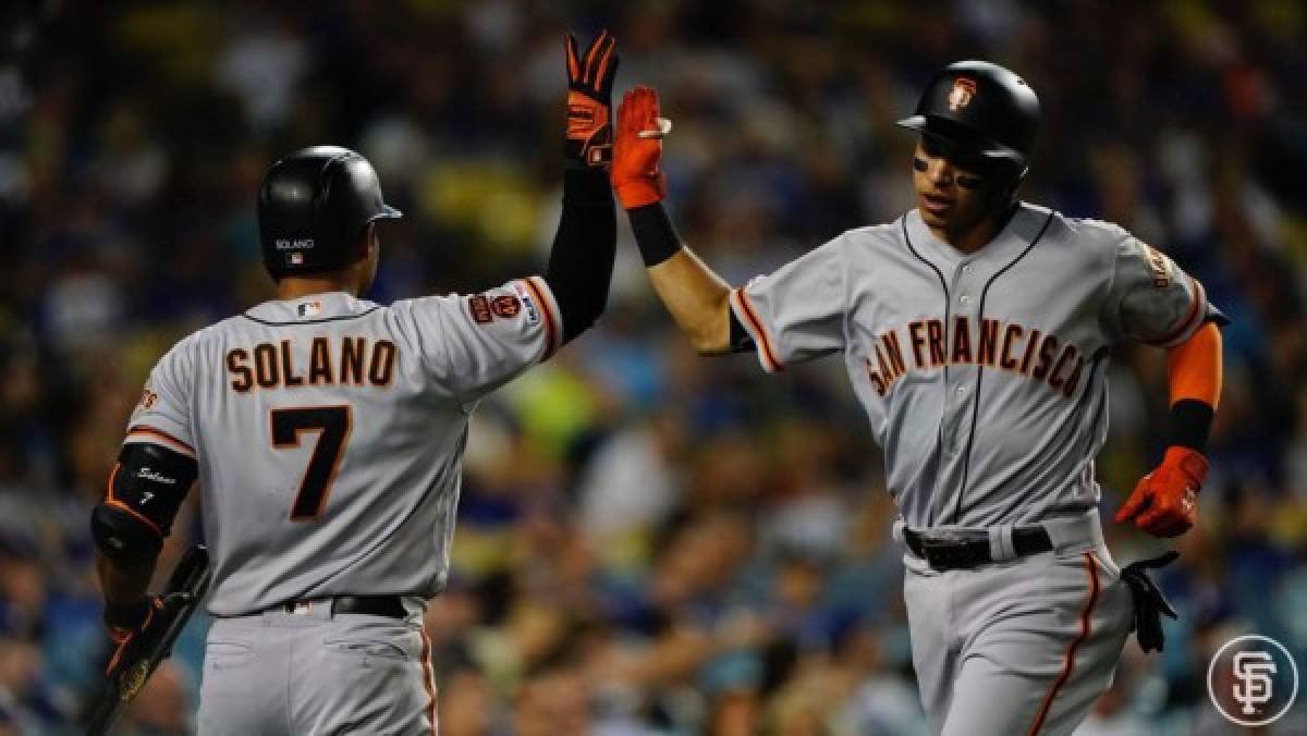 Nuevo home run y su festejo: El hondureño Mauricio Dubón brilló en el Dodger Stadium