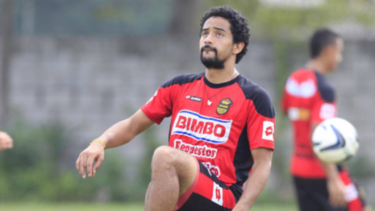 Maylor Núñez, Ever Alvarado Patón Mejía y otros futbolistas que vistieron la camisa de Olimpia y Real España