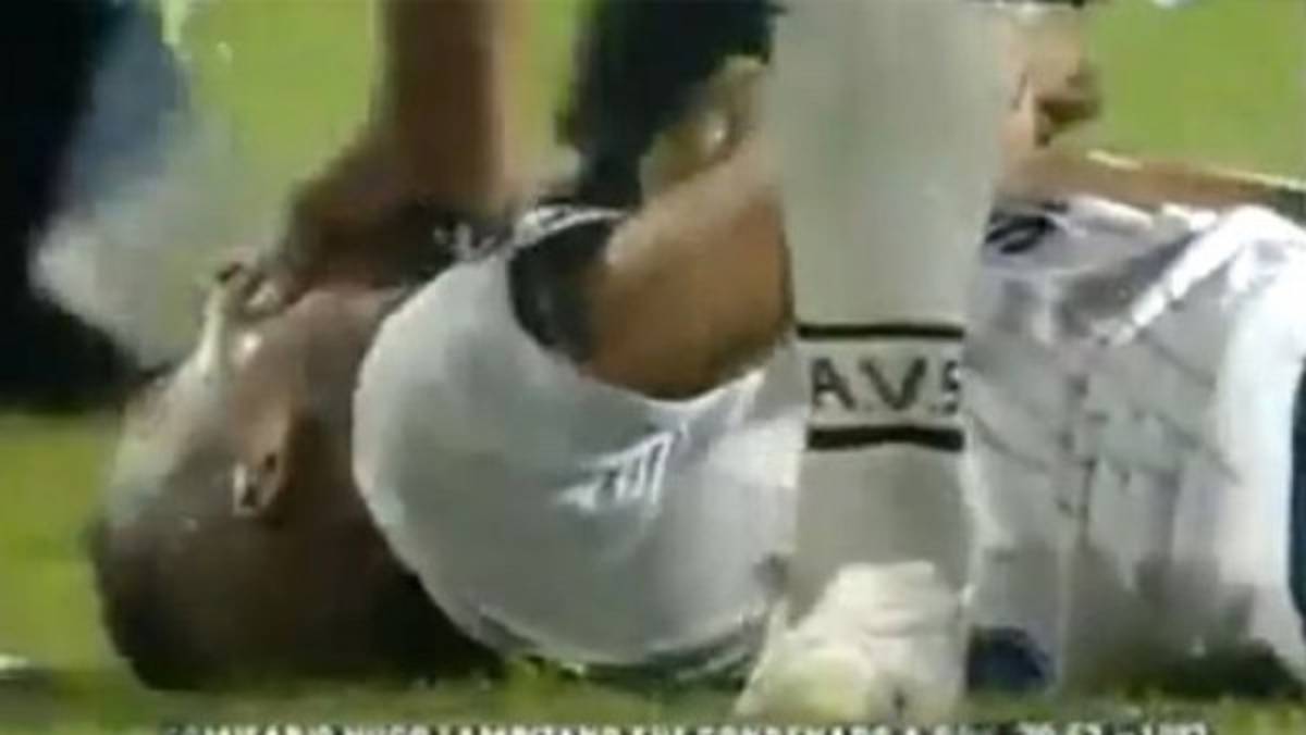 VIDEO: Jugador argentino sufrió ataque de epilepsia en el campo de juego