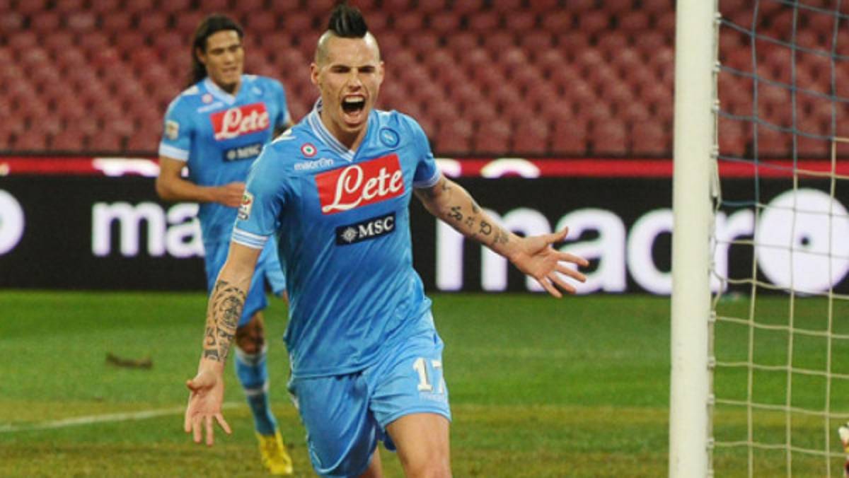 Napoli alcanzó a la Juventus en la cima