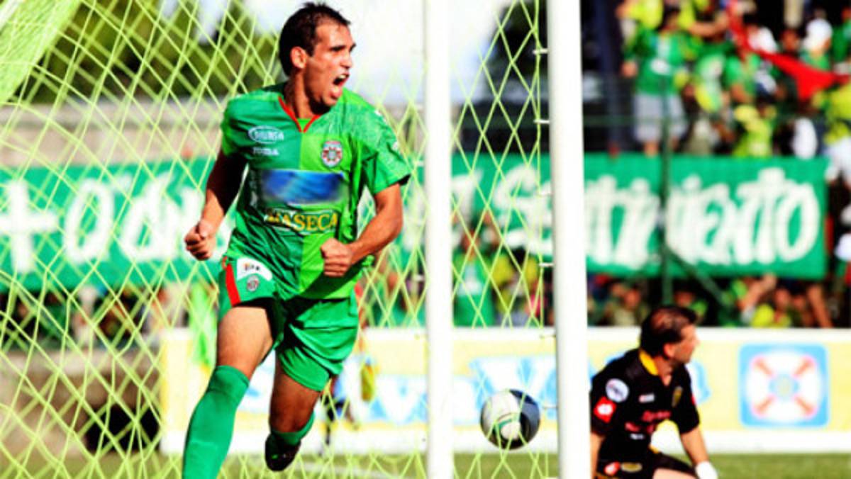 Cardozo, 7 años después iguala marca