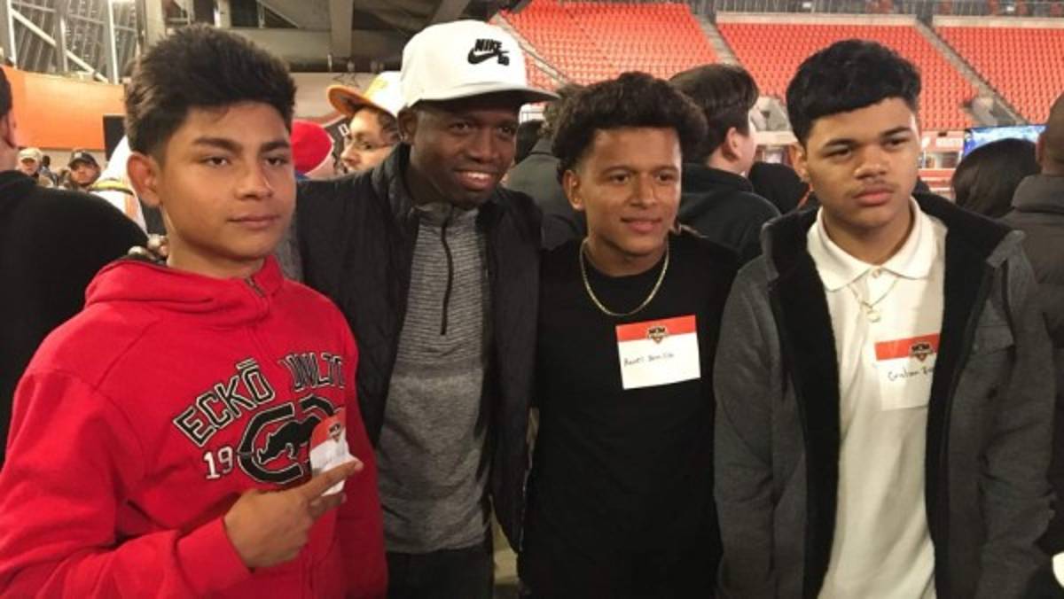 Así fue la presentación de Elis y Quioto con el Houston Dynamo