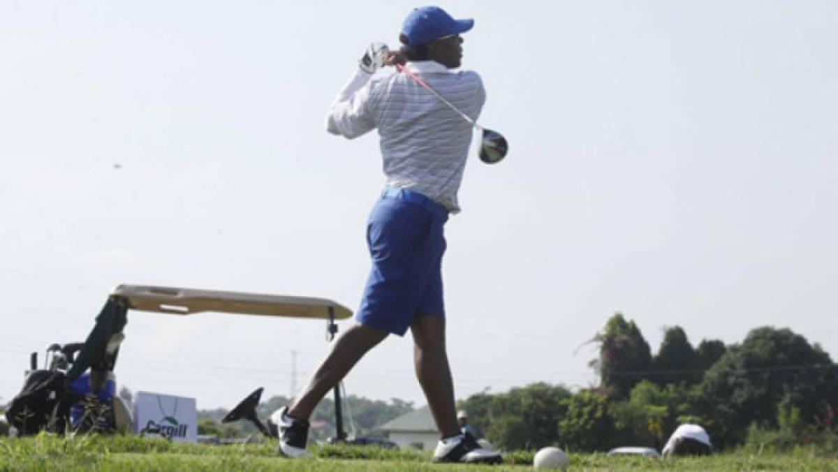 Carlos Pavón, Hristo Stoichkov y Donald Trump se la pasan de maravilla en un mano a mano jugando al golf