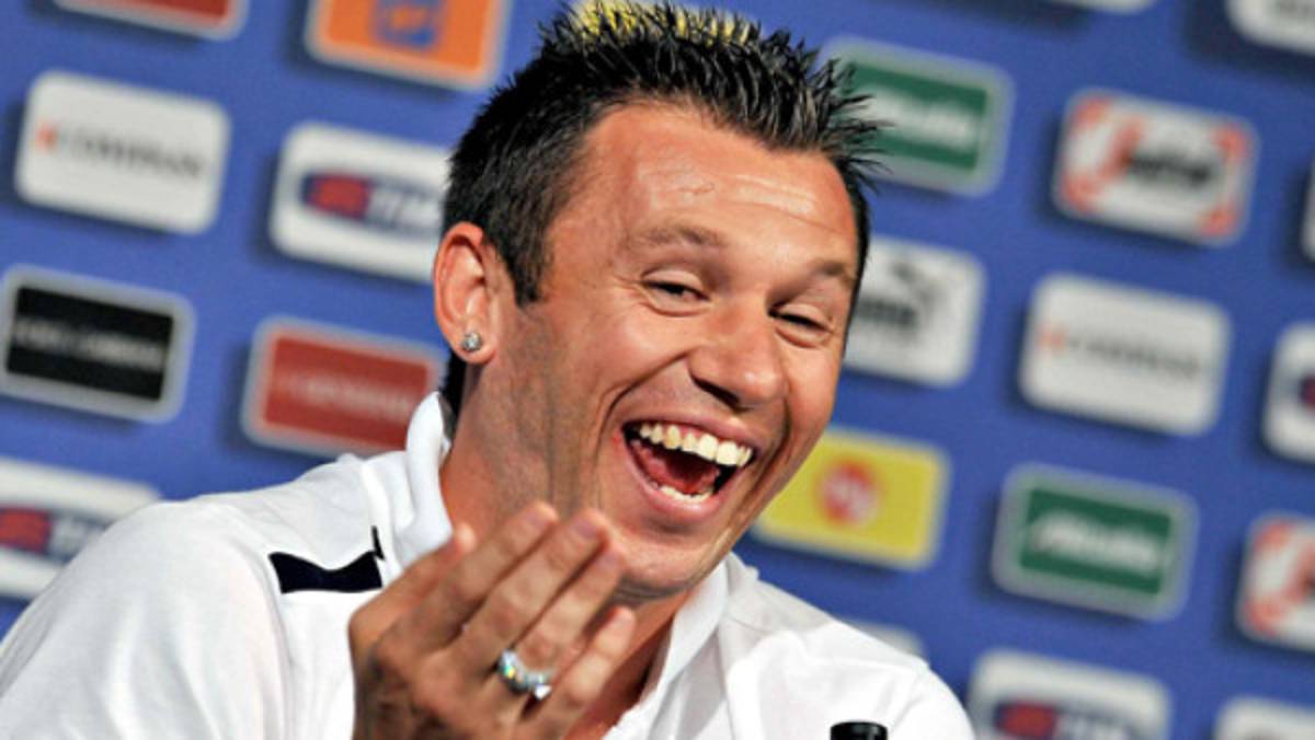 La UEFA multa a Cassano por discriminación contra gays