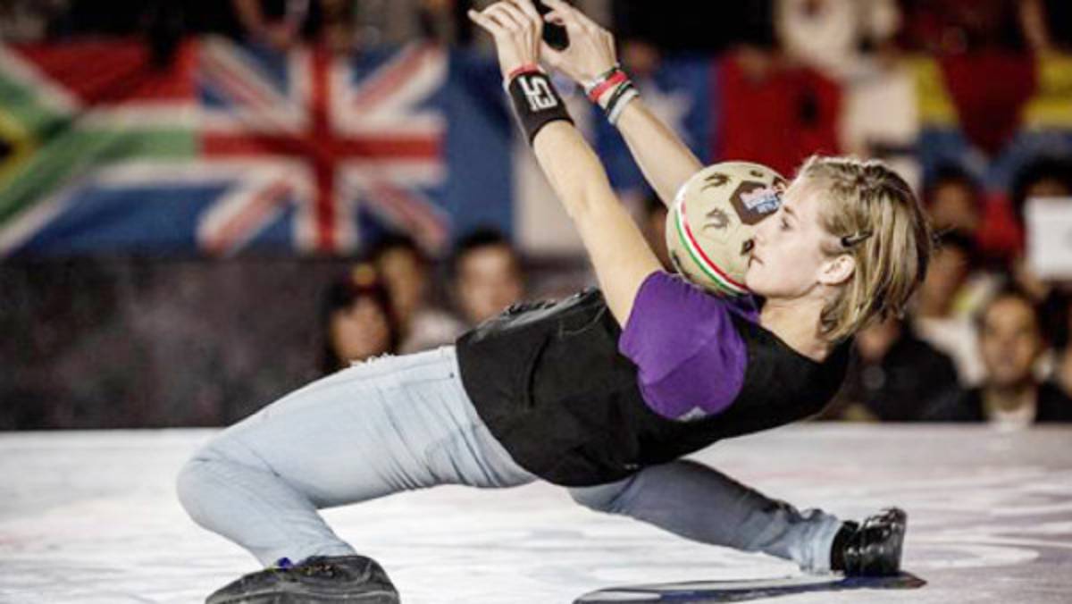 Melody Donchet la francesa que domina mejor que Cristiano y Messi