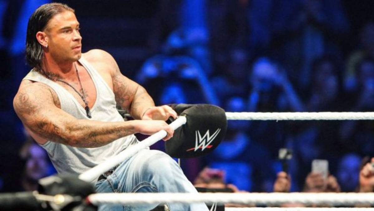 Uno terminó siendo luchador de WWE: Los futbolistas retirados que mantienen una brutal forma física