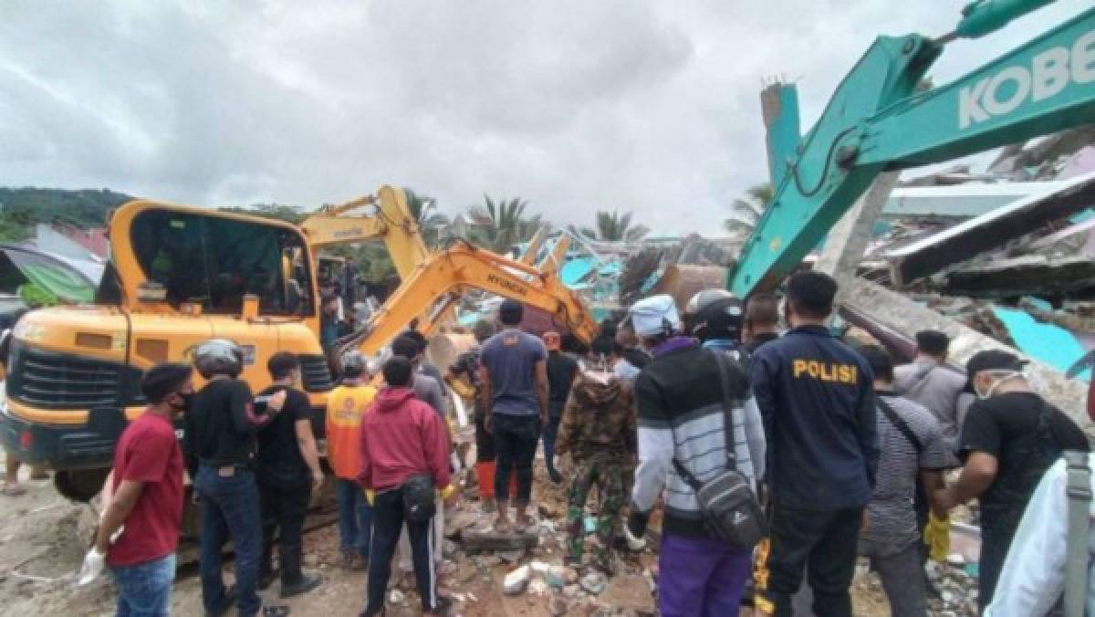 Devastadoras imágenes: Indonesia sufre un duro terremoto que dejó más de 30 personas muertas