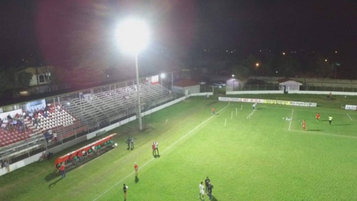 Real Sociedad entrena por la noche probando su debut nocturno en el Francisco Martínez