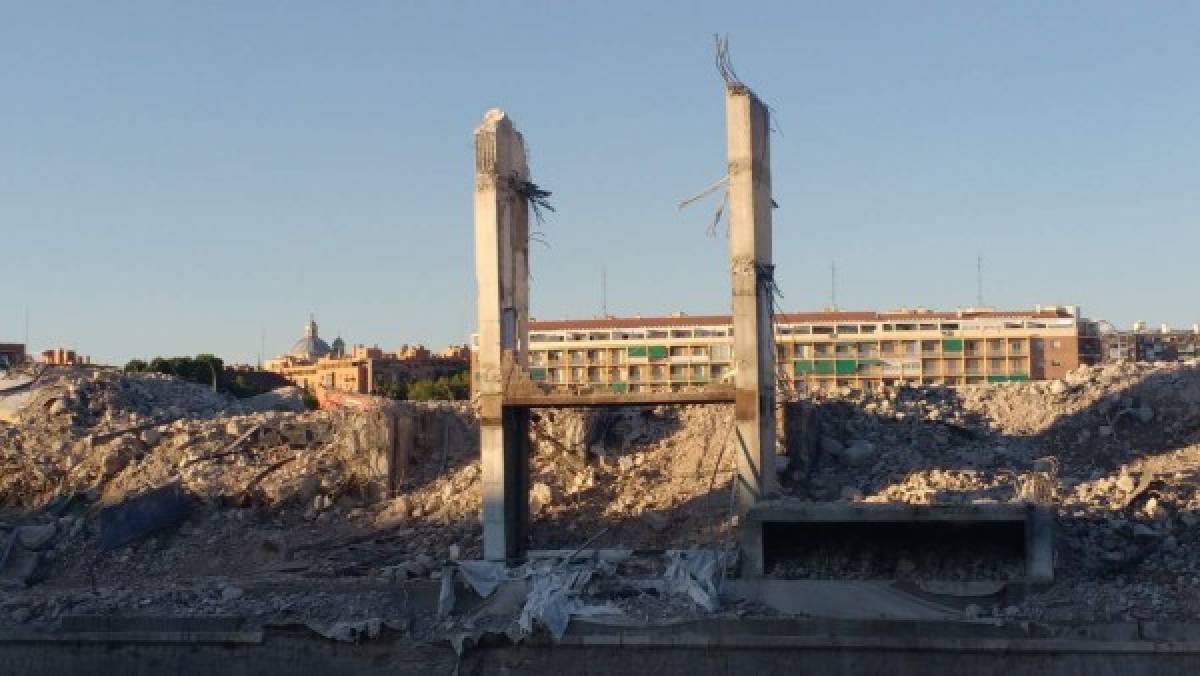 Finaliza la demolición del Vicente Calderón: así luce ahora tras el derribo de la última grada