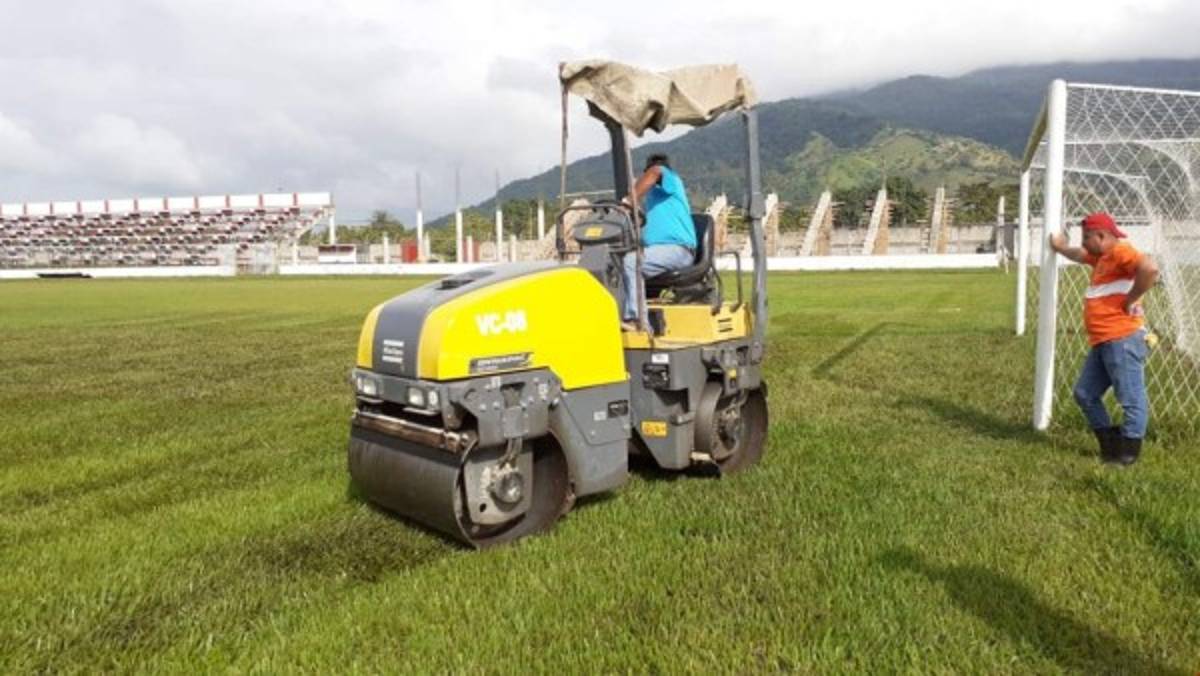 Nueva gradería, sala de conferencia y mejor cancha: Así va quedando el estadio de Tocoa