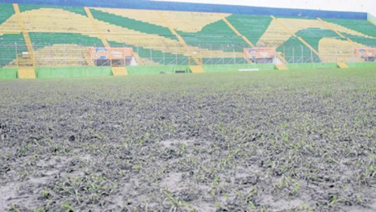 Estadio Sergio Reyes en Santa Rosa de Copán queda destruido tras un evento