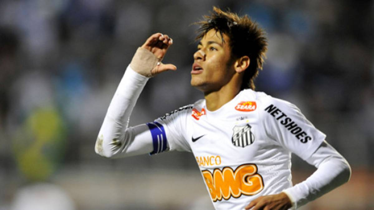Neymar dice que no dejará al Santos antes de Mundial de Brasil
