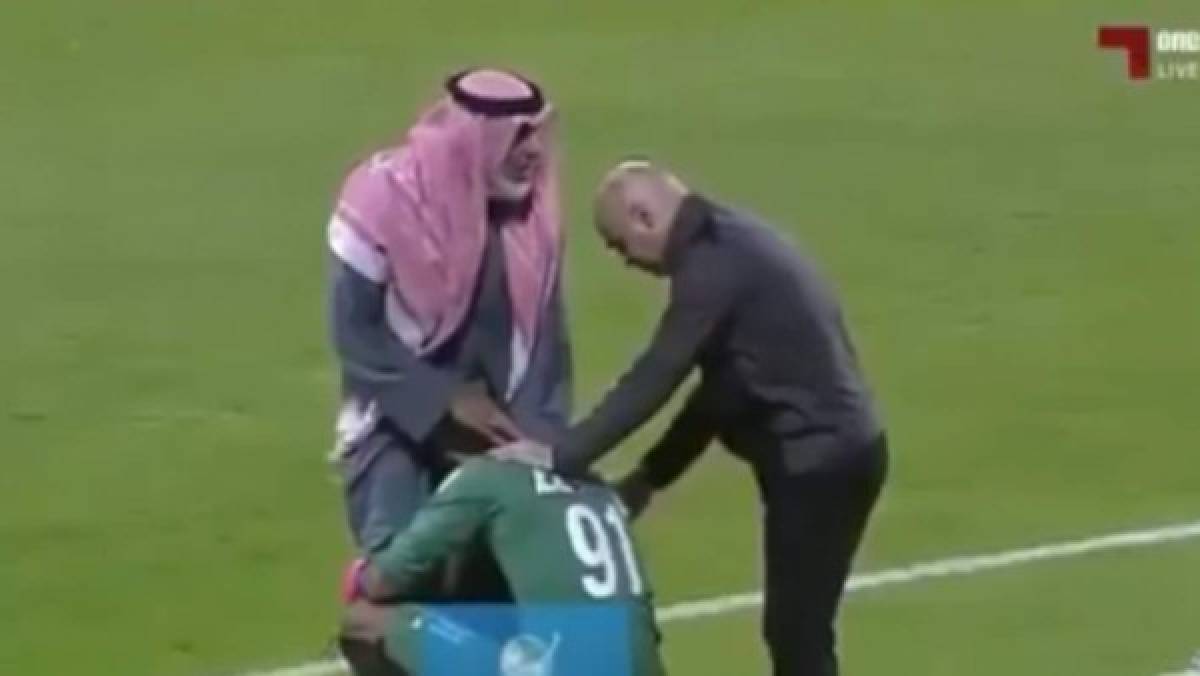 VIDEO: La lección de un padre a su hijo futbolista que termina de rodillas en Qatar