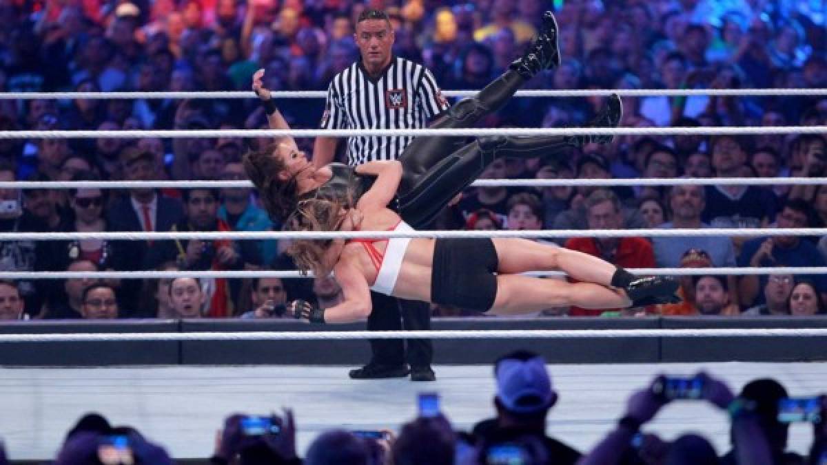 ¡Asombró y enamoró! El espectacular debut de Ronda Rousey en la WWE