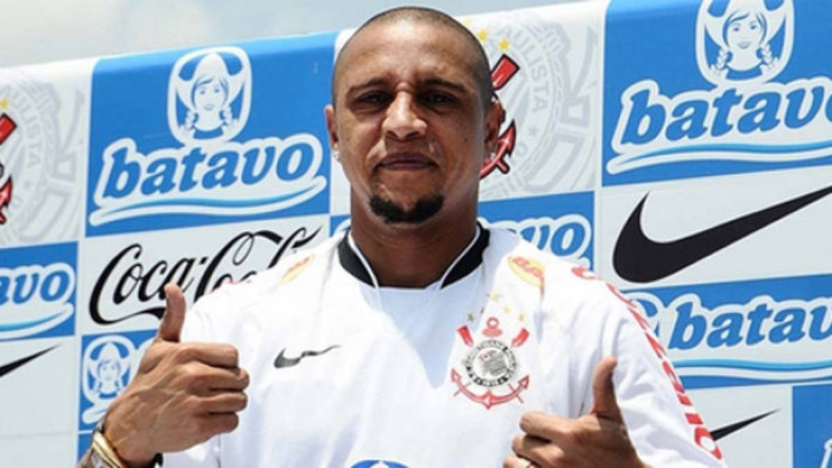 Roberto Carlos se retira del fútbol