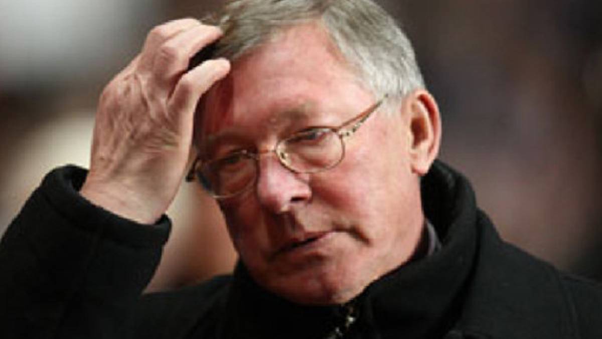 VIDEO: Ferguson tropieza celebrando gol del Manchester United