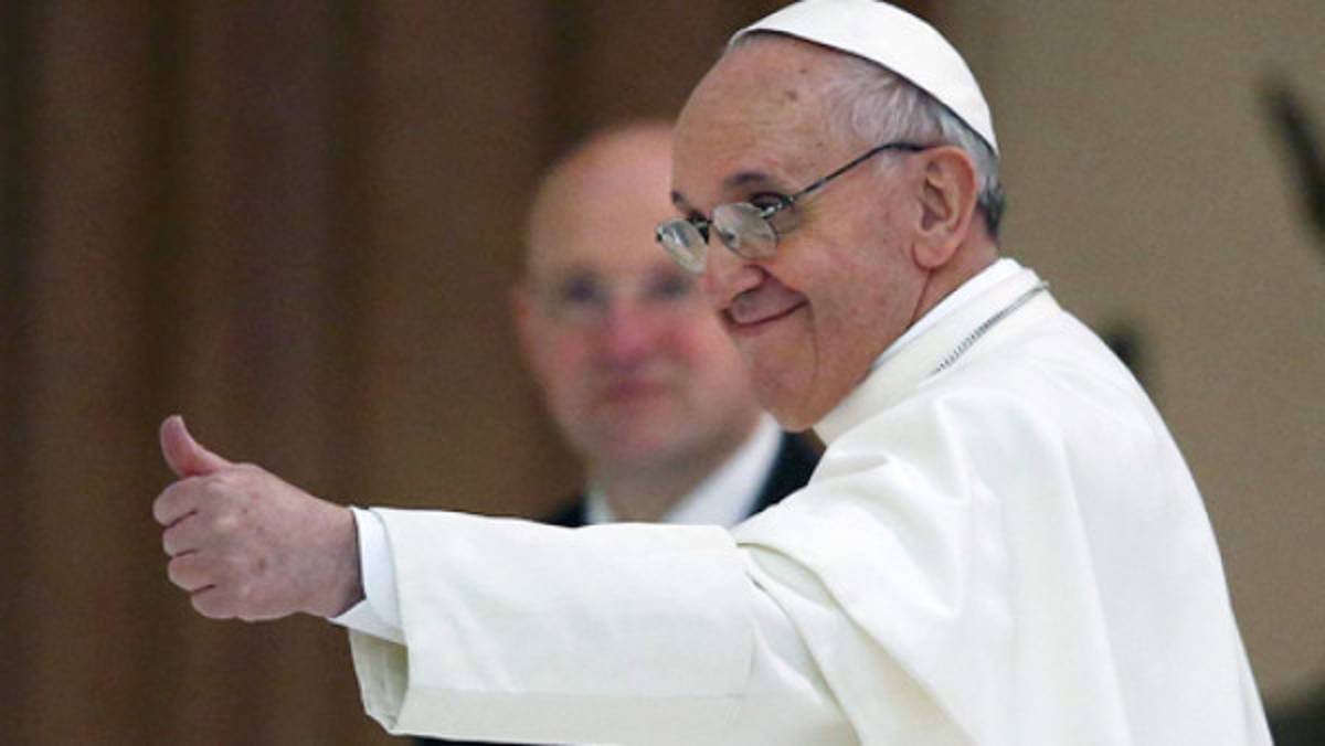 Presidente de Fifa felicita al Papa Francisco por su elección