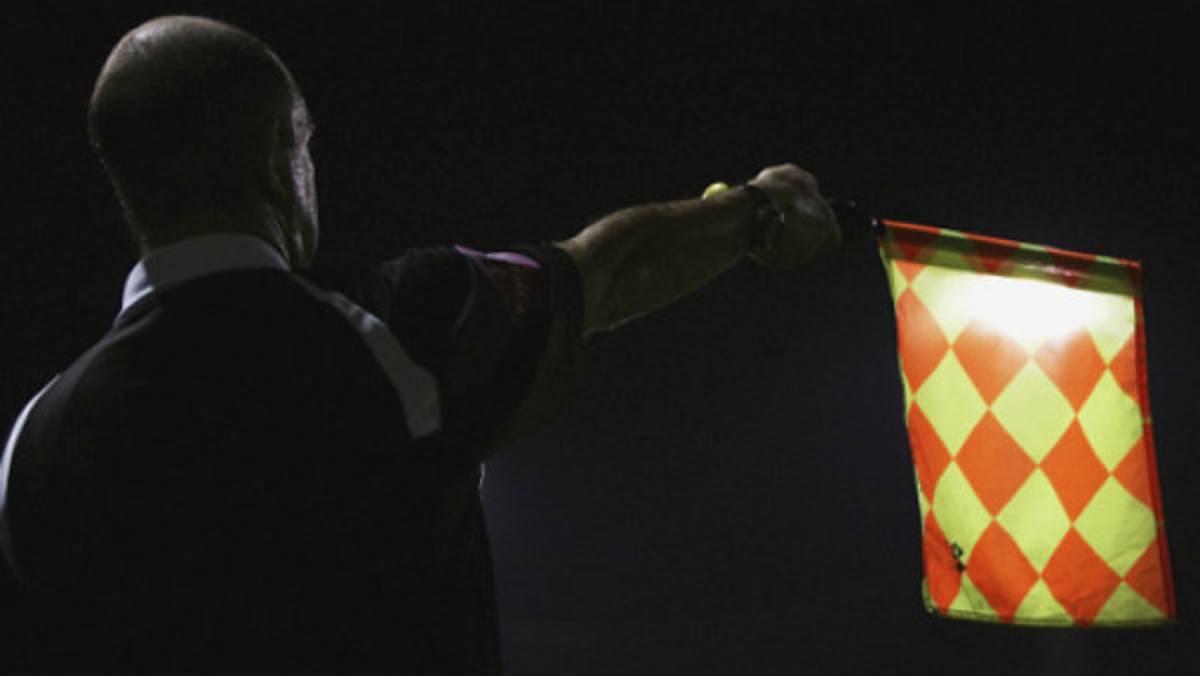 Conmoción en Holanda por la muerte de un árbitro agredido por jugadores