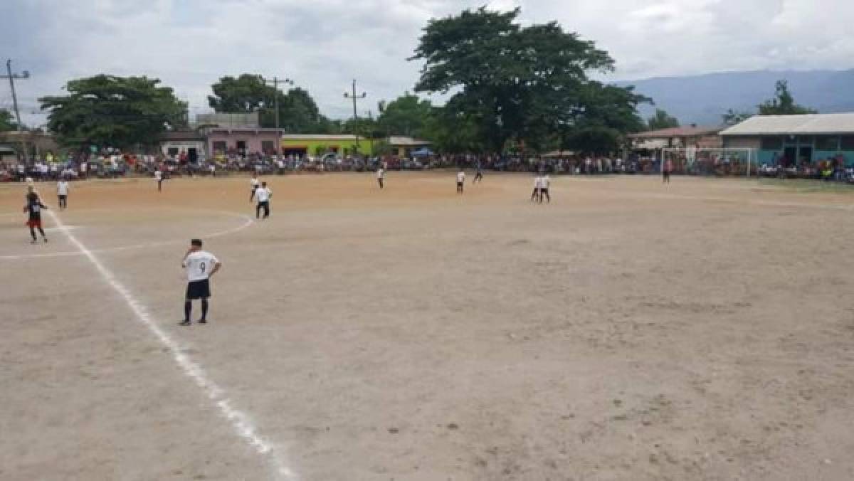 FOTOS: Exóticas canchas en Honduras donde juegan fútbol burocrático