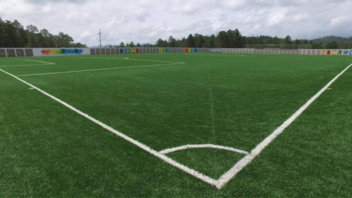 ¡Bonito y moderno! Así es el estadio que se inauguró en Campamento, Olancho