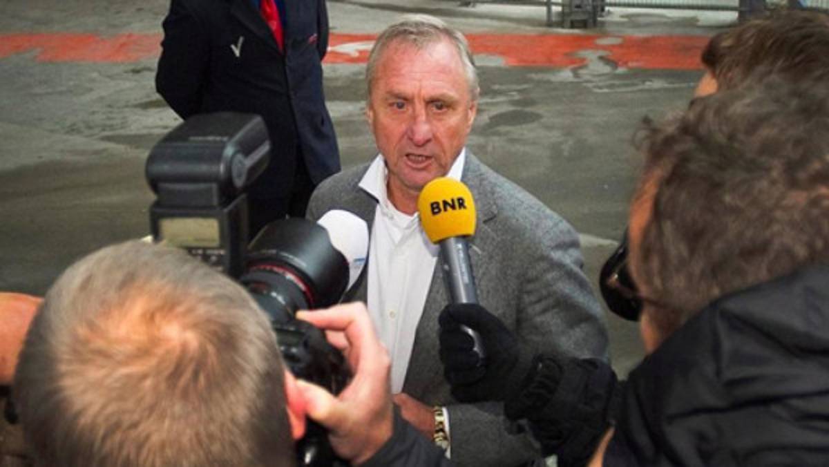 Acusan a Johan Cruyff de racista