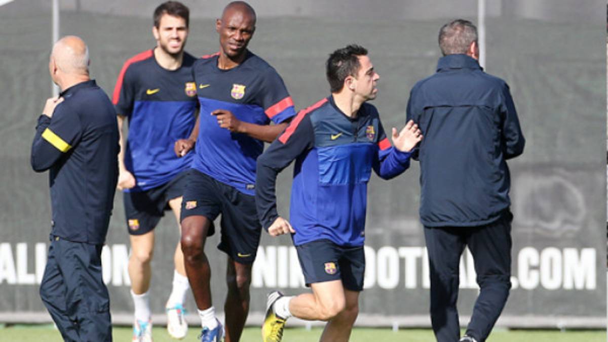 El francés Eric Abidal asume su salida del Barcelona