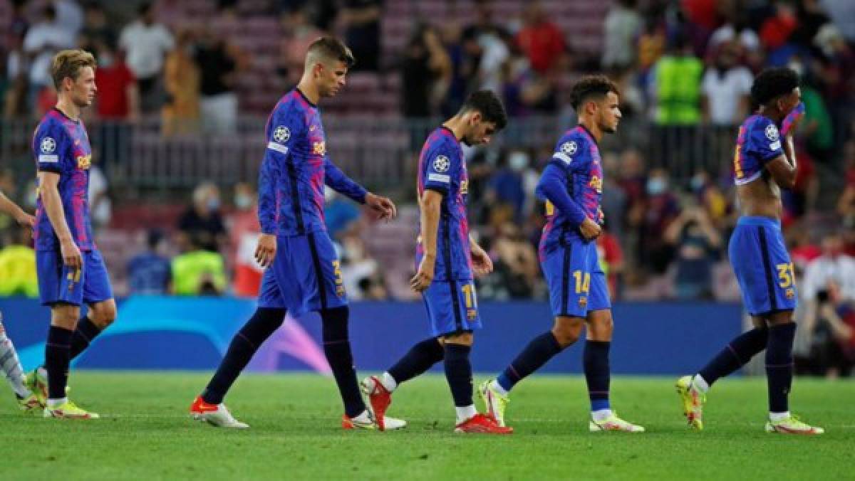 Las imágenes de la impotencia en Barcelona tras la paliza: Silbidos, Jordi Alba, abatido ¿y Piqué?