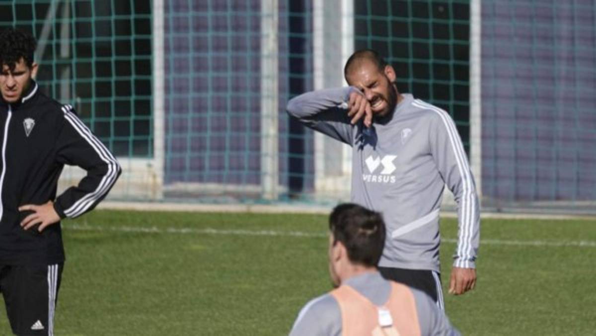 Compañero de Choco Lozano en Cádiz prefiere retirarse del fútbol por miedo al coronavirus