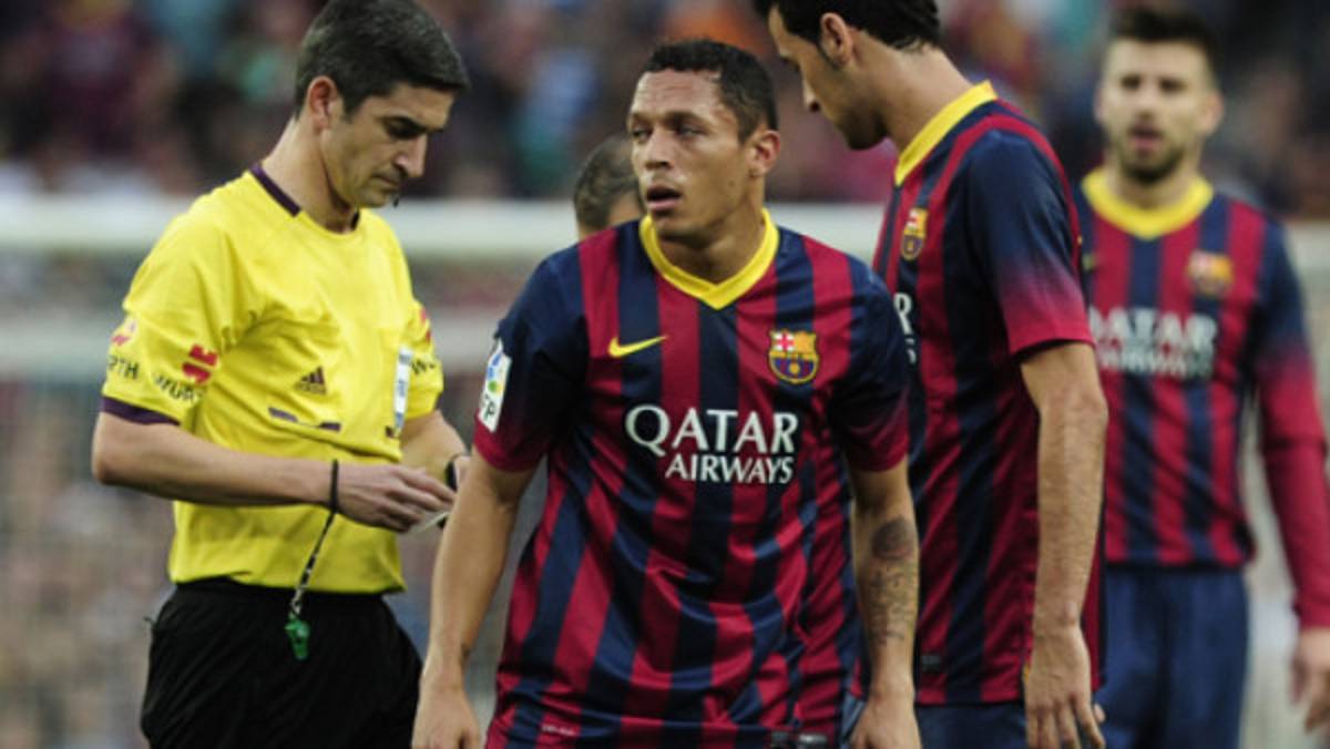 Adriano se pierde juego Barcelona-Ajax