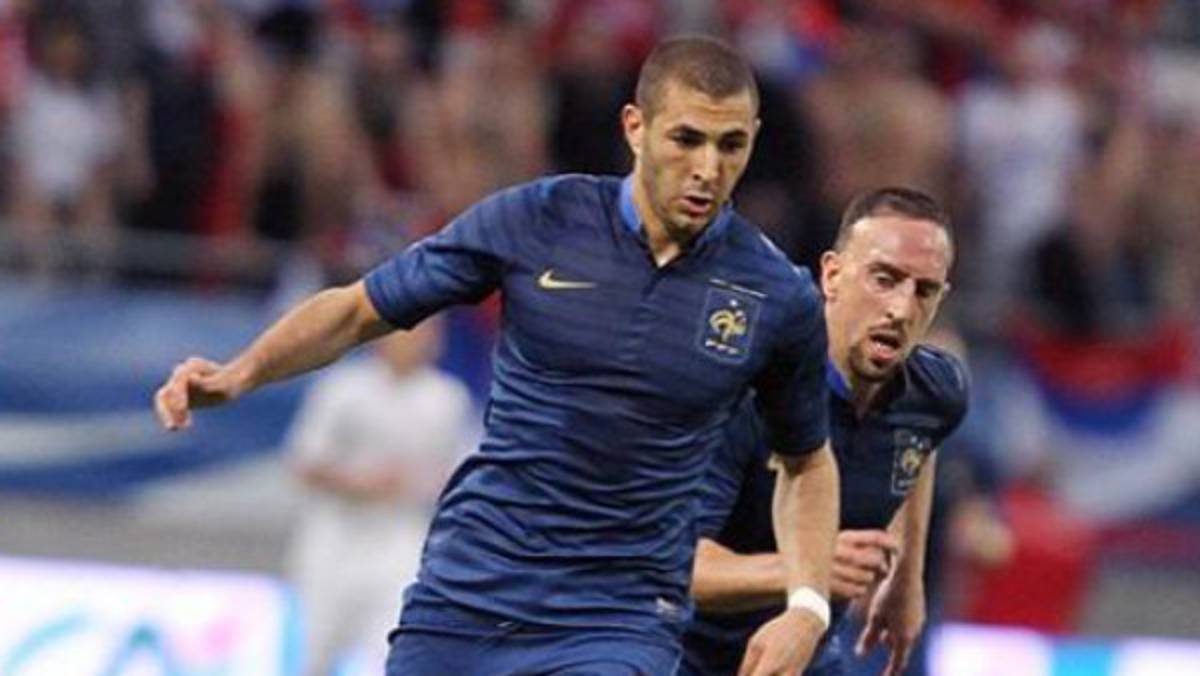 'Viejos demonios' asaltan el vestuario de Francia