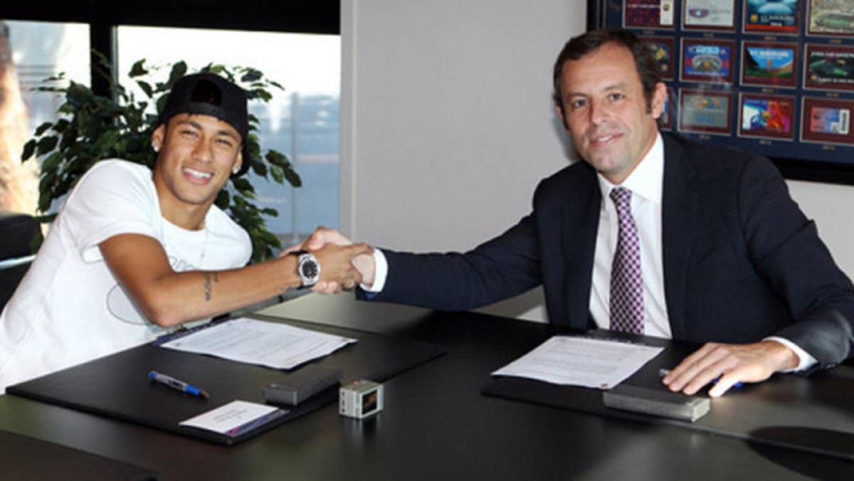 Fiscalía seguirá acusando en el caso Neymar, aunque retiren demanda