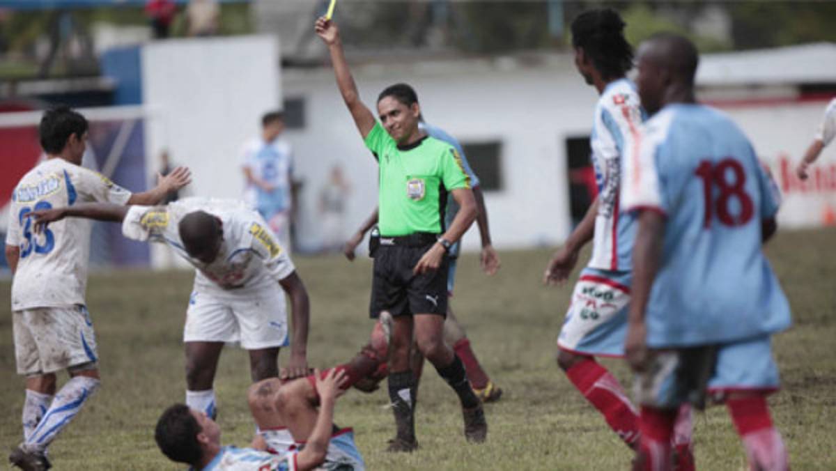Árbitro Torres, perjudicó al Olimpia