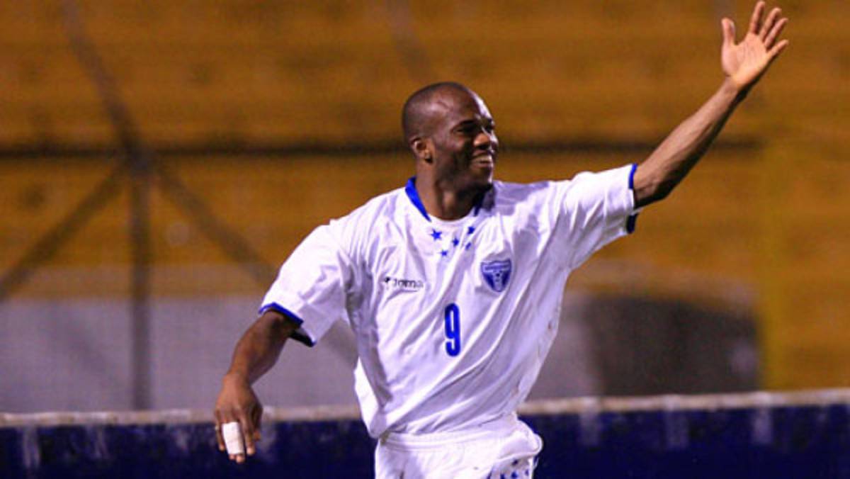 Felicitá a David Suazo en su cumpleaños