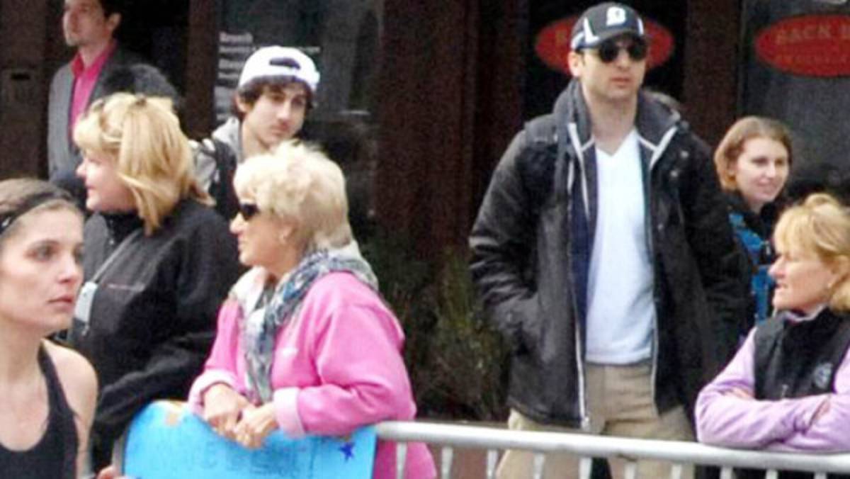 El FBI interroga a padres de sospechosos del ataque en Boston