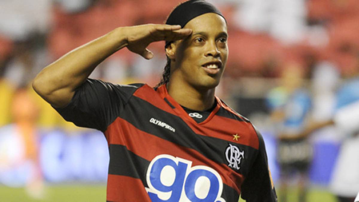 Ronaldinho llegó borracho al entrenamiento del Flamengo