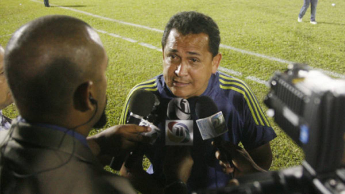 Nahún Espinoza recibió dos partidos de suspensión