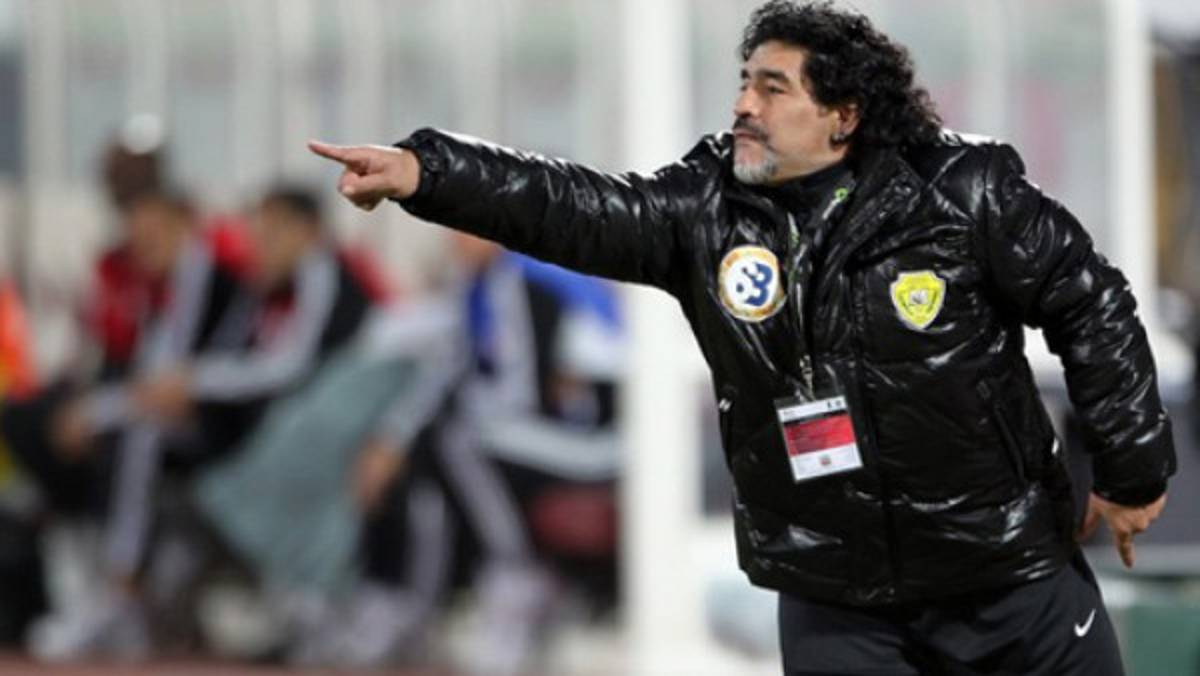 Maradona defiende a Messi por declaraciones de Pelé