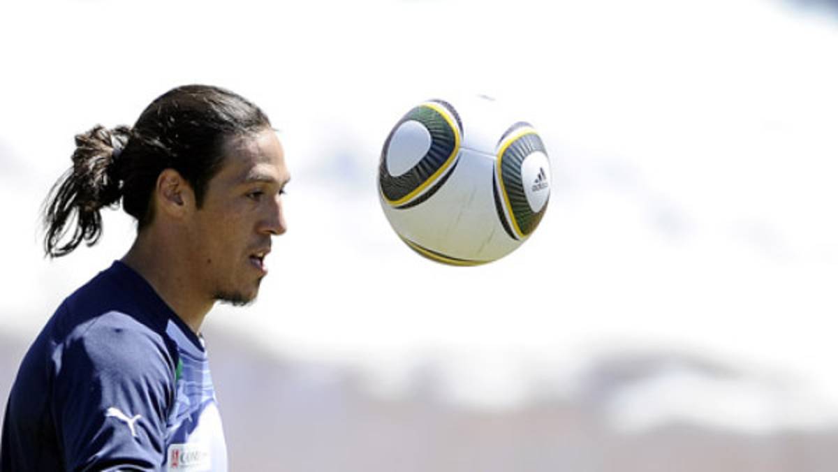 Multan a Camoranesi 16 años después