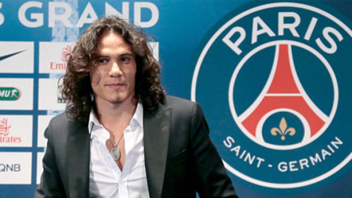 Cavani, un fichaje multimillonario que juega amistosos a 5 dólares la entrada