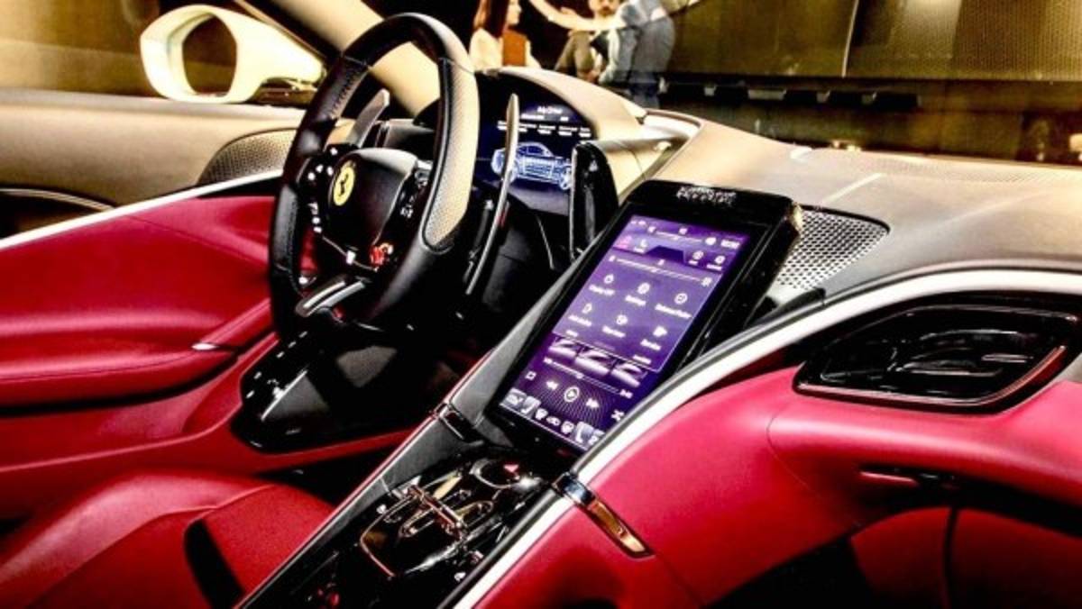 Real Madrid: El super Ferrari Roma 2020 que alucinó Thibaut Courtois por las calles de Madrid