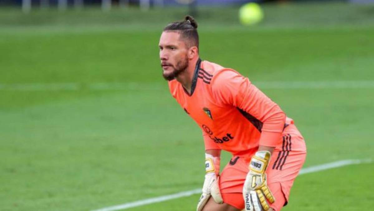 ¿Juega el Choco Lozano? La alineación de Cádiz para dar otro golpe al Barcelona de Koeman