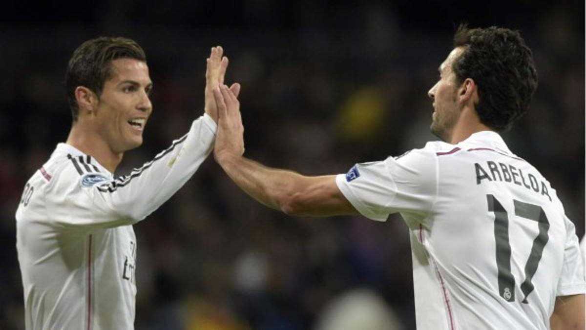 Arbeloa imita el grito de Cristiano Ronaldo durante el homenaje