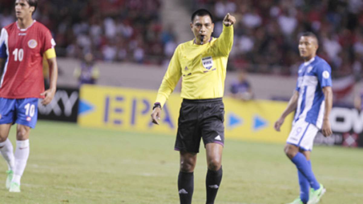 Honduras no aceptará al árbitro Walter López para partido ante Costa Rica