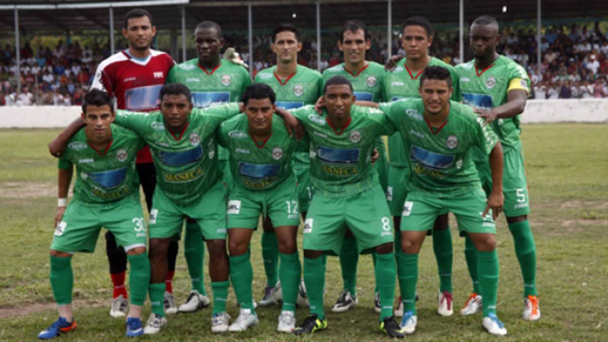 Marathón ficha a un uruguayo y Elroy Smith sale