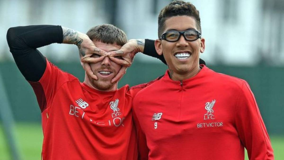 Curioso: Roberto Firmino entrena con anteojos al estilo Edgar Davids