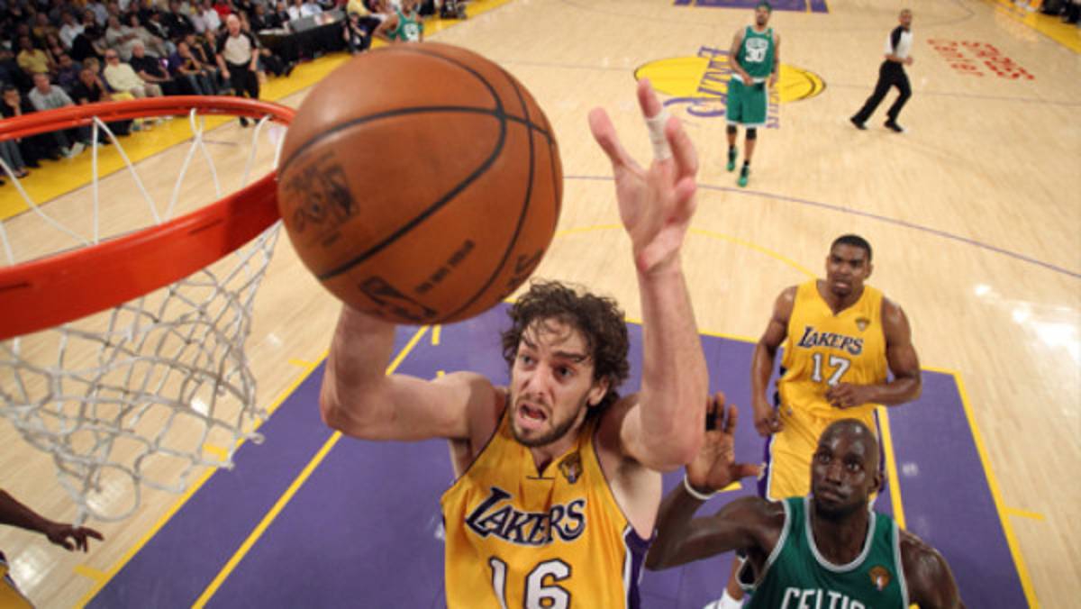 Gasol, mejor ala-pívot de la historia de los Lakers