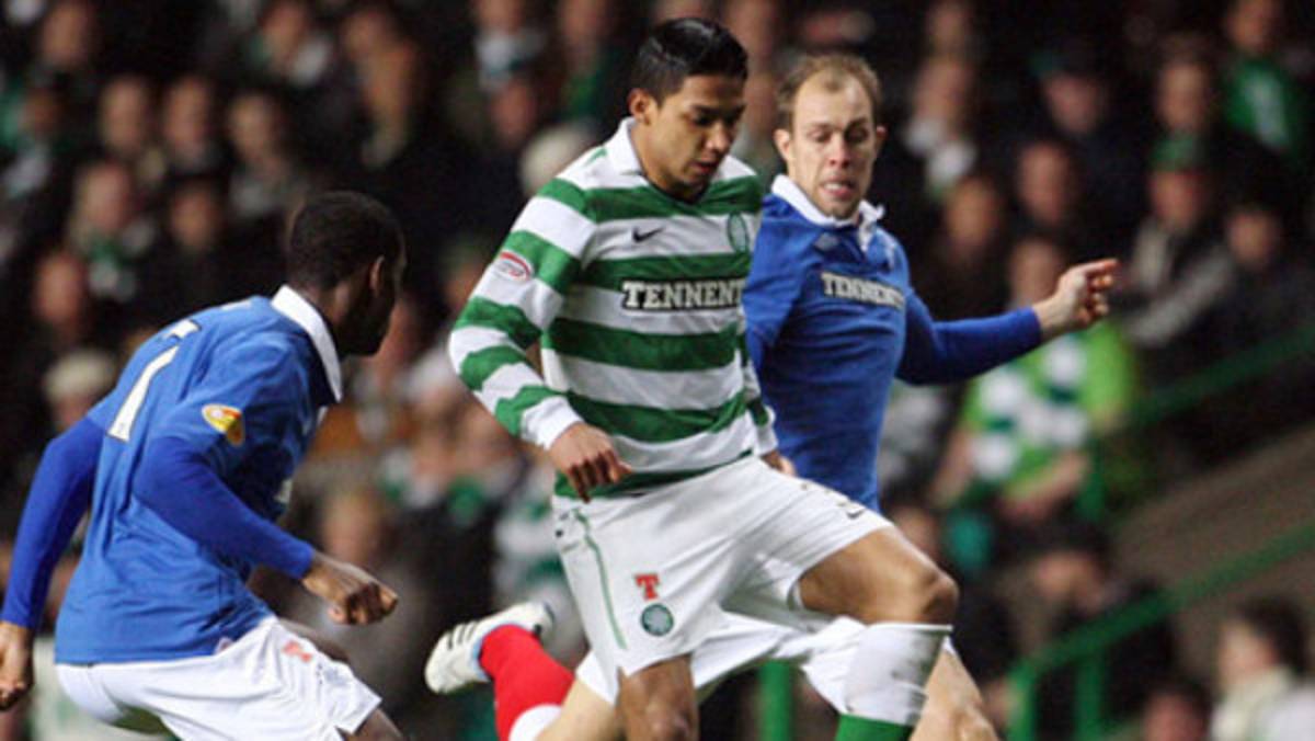 Celtic vuelve a ganar y continúa en la cima de Escocia