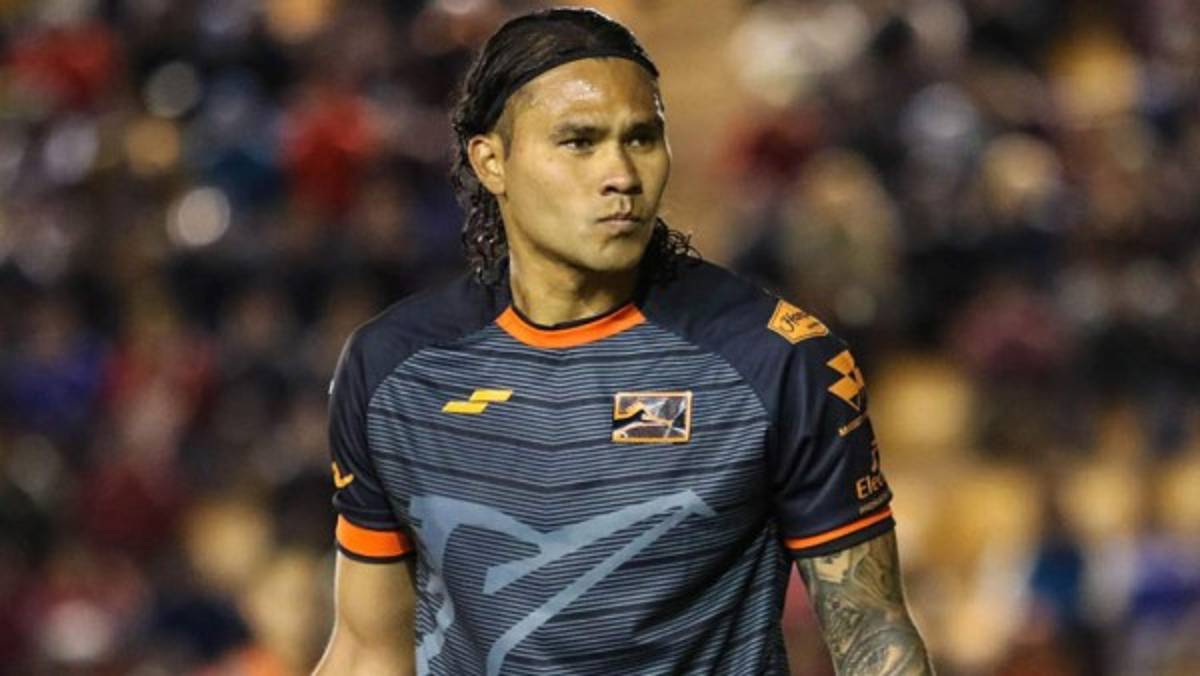 Fichajes: Gullit Peña es esperado como estrella en El Salvador; Lavolpe es candidato en el Herediano