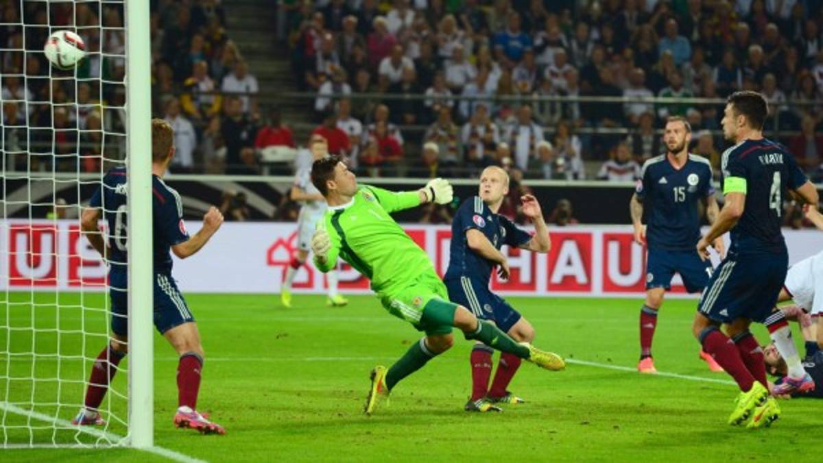 Imágenes de los partidos por las Eliminatorias para Eurocopa